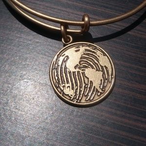 Print on the World: Alex and Ani